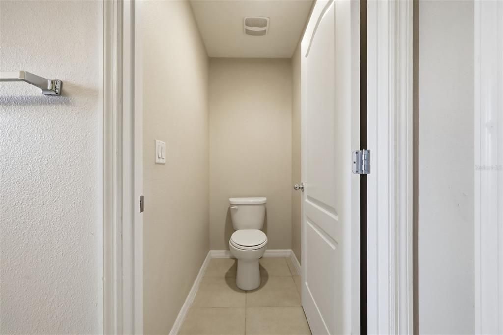 На продажу: $415,000 (5 спален, 3 ванн, 2696 Квадратных фут)