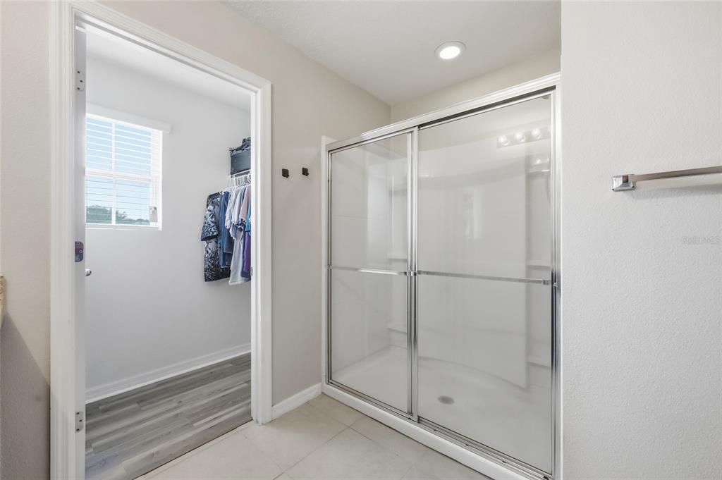 На продажу: $415,000 (5 спален, 3 ванн, 2696 Квадратных фут)