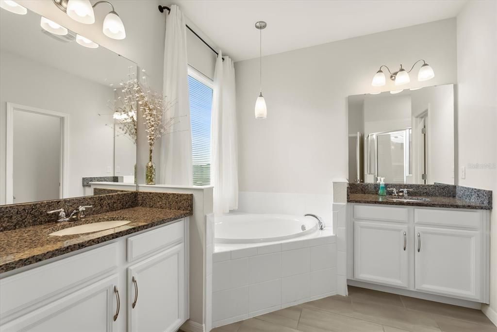 For Sale: $575,000 (4 beds, 3 baths, 2376 Square Feet)