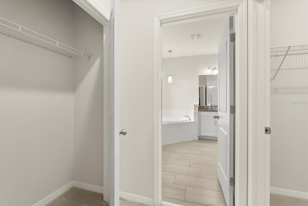 For Sale: $575,000 (4 beds, 3 baths, 2376 Square Feet)