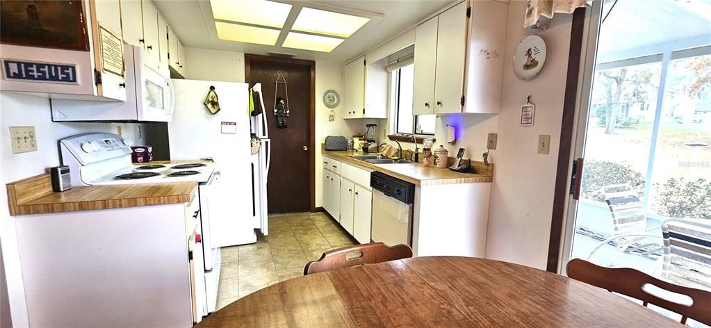 En Venta: $169,000 (2 camas, 2 baños, 864 Pies cuadrados)