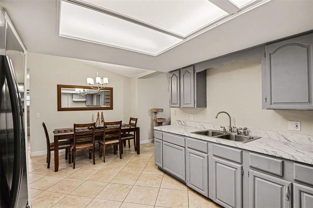 На продажу: $310,000 (3 спален, 2 ванн, 1531 Квадратных фут)