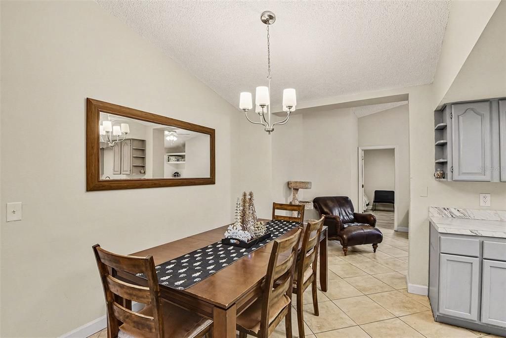 На продажу: $310,000 (3 спален, 2 ванн, 1531 Квадратных фут)