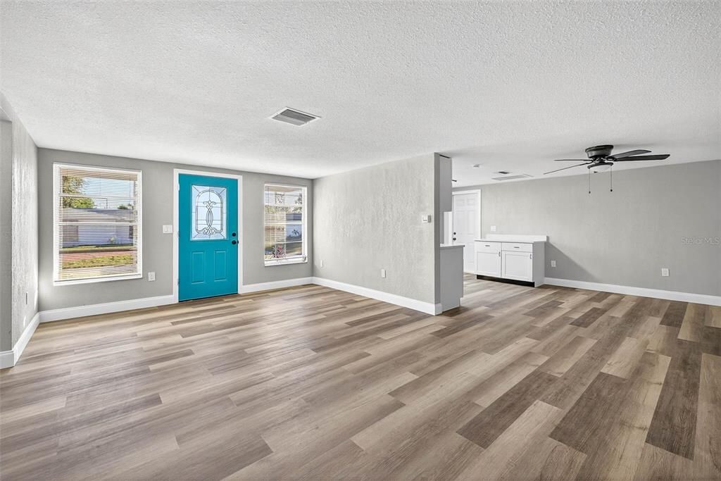 For Sale: $314,900 (3 beds, 2 baths, 1306 Square Feet)