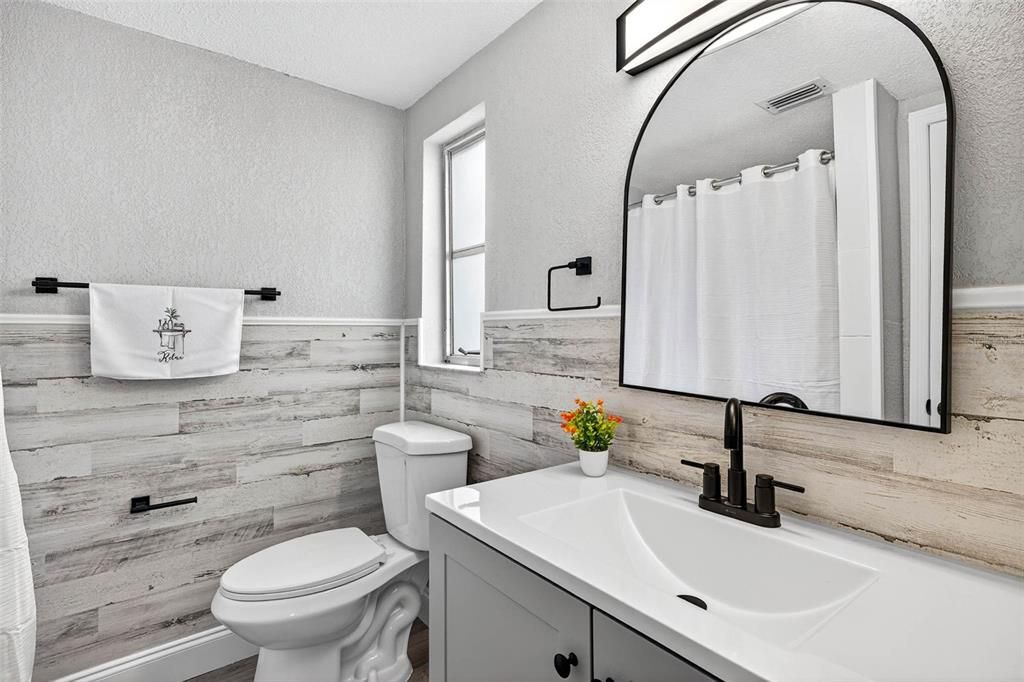 For Sale: $314,900 (3 beds, 2 baths, 1306 Square Feet)