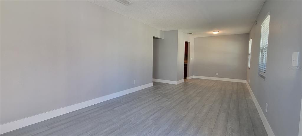 For Rent: $1,550 (2 beds, 1 baths, 916 Square Feet)