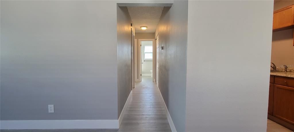 For Rent: $1,550 (2 beds, 1 baths, 916 Square Feet)