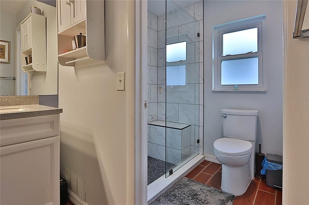 合同活跃: $449,900 (3 贝兹, 2 浴室, 1810 平方英尺)