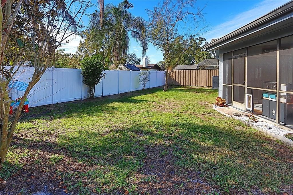 合同活跃: $449,900 (3 贝兹, 2 浴室, 1810 平方英尺)