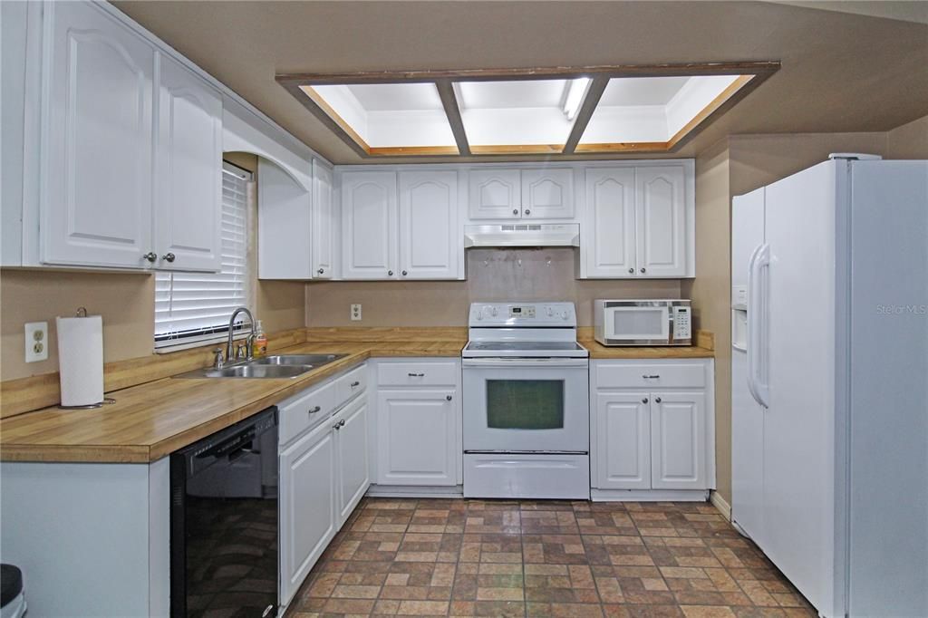 En Venta: $200,000 (2 camas, 2 baños, 936 Pies cuadrados)