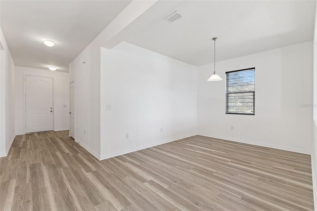 На продажу: $385,000 (3 спален, 2 ванн, 1894 Квадратных фут)