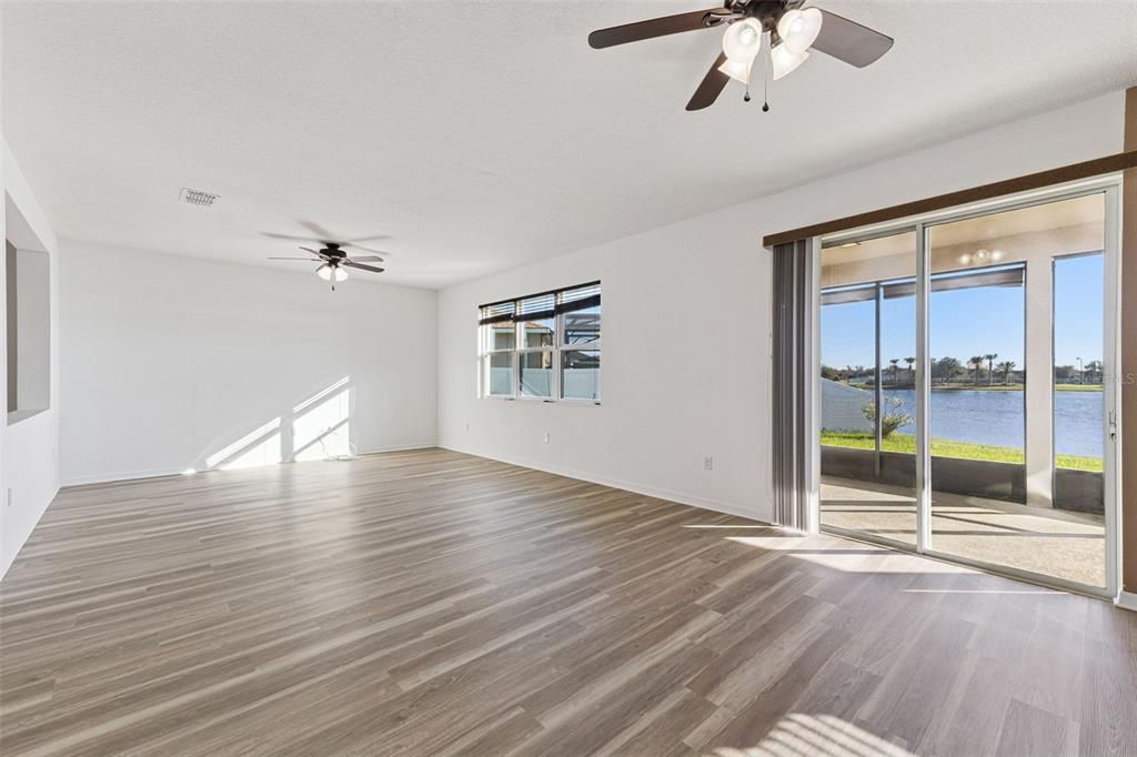 На продажу: $385,000 (3 спален, 2 ванн, 1894 Квадратных фут)