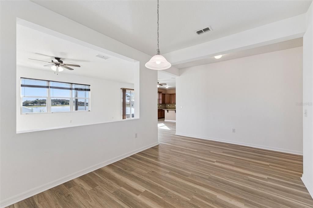 На продажу: $385,000 (3 спален, 2 ванн, 1894 Квадратных фут)