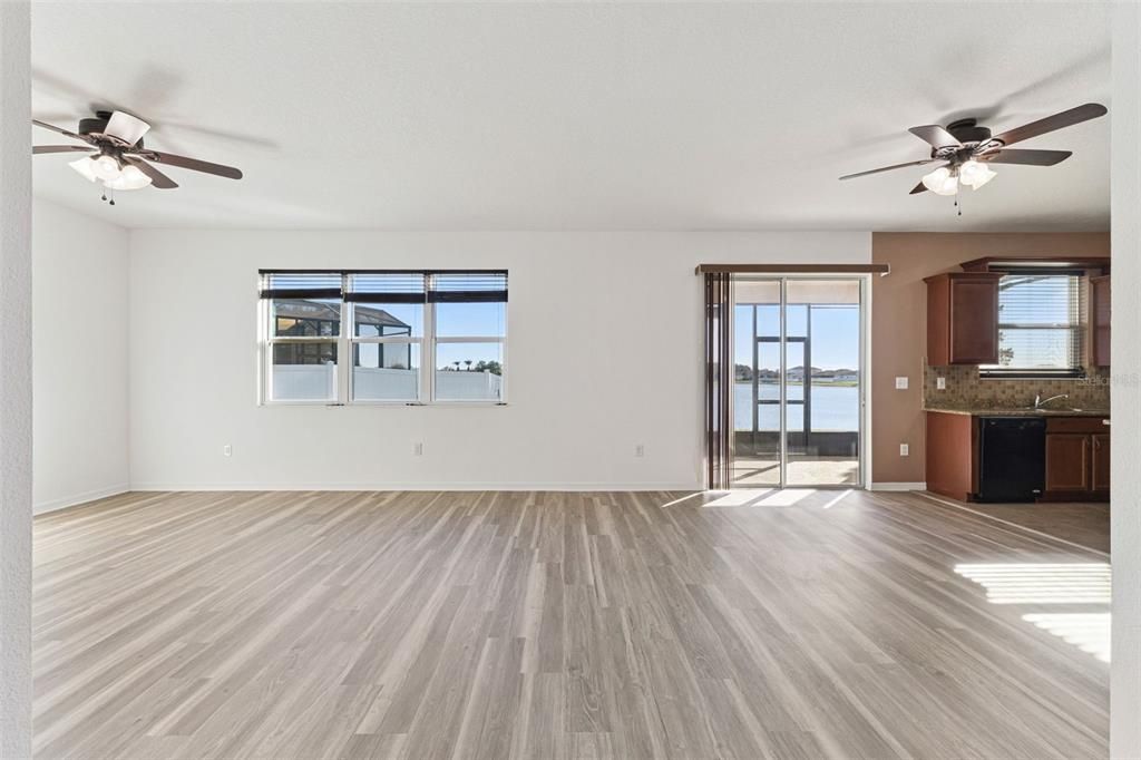 На продажу: $385,000 (3 спален, 2 ванн, 1894 Квадратных фут)