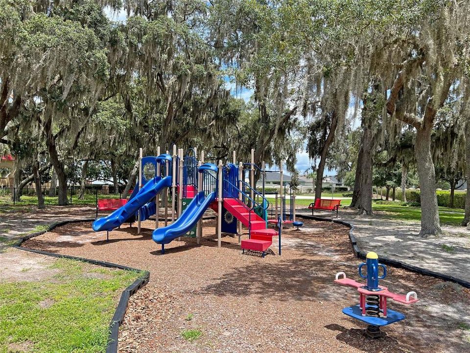 На продажу: $385,000 (3 спален, 2 ванн, 1894 Квадратных фут)