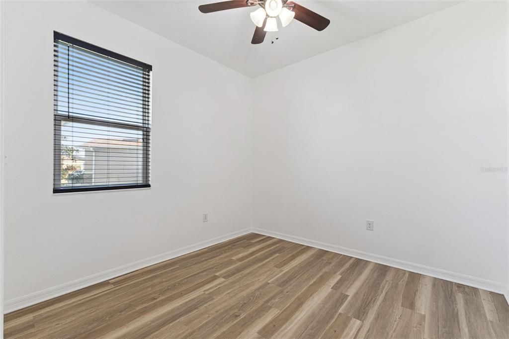 На продажу: $385,000 (3 спален, 2 ванн, 1894 Квадратных фут)