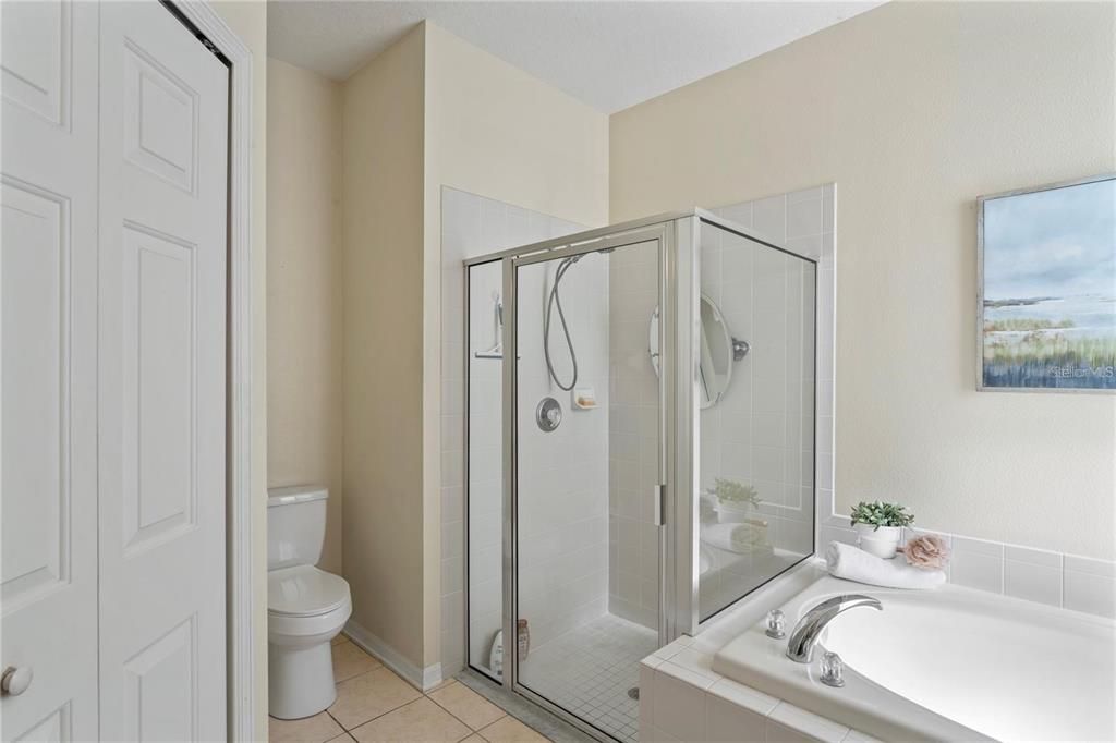 En Venta: $529,000 (4 camas, 3 baños, 2260 Pies cuadrados)