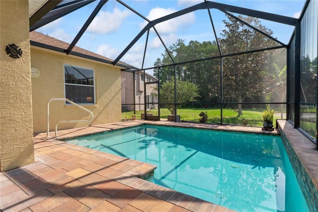 En Venta: $529,000 (4 camas, 3 baños, 2260 Pies cuadrados)