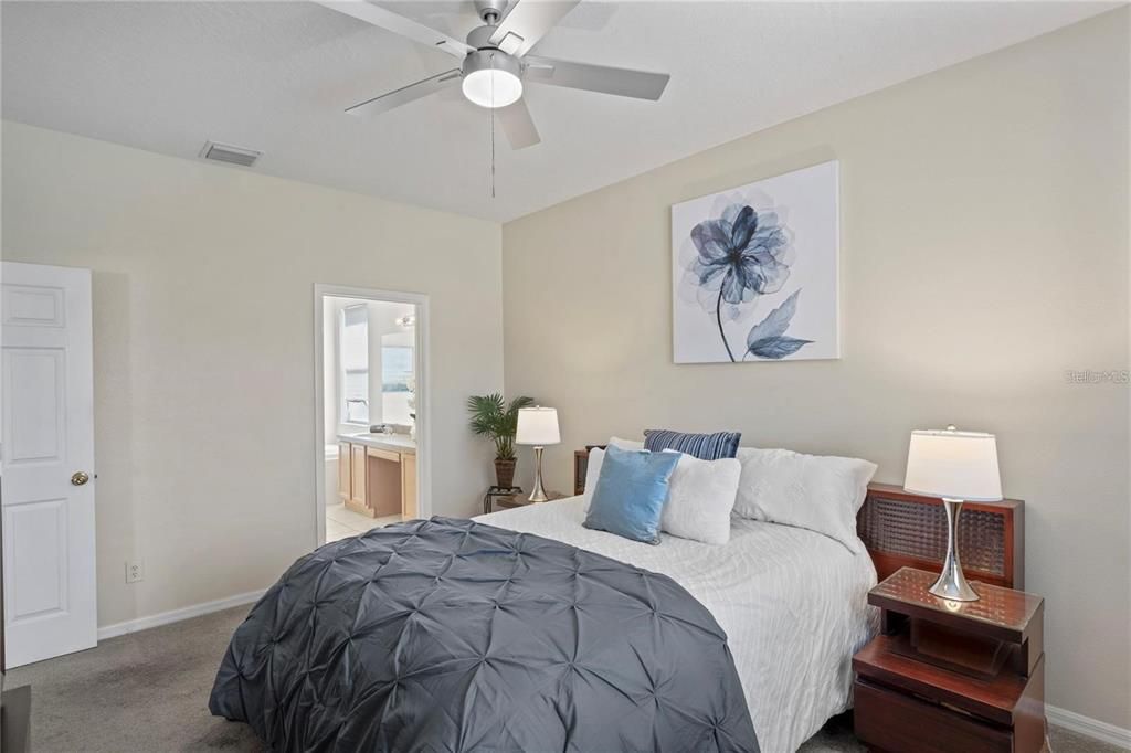 En Venta: $529,000 (4 camas, 3 baños, 2260 Pies cuadrados)