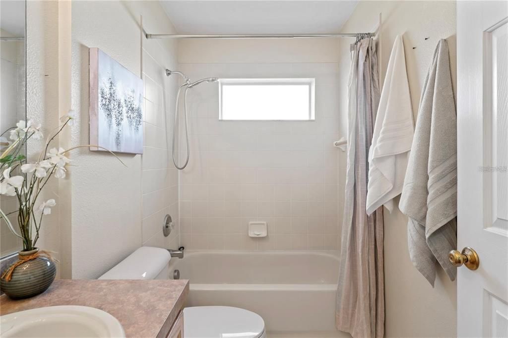 En Venta: $529,000 (4 camas, 3 baños, 2260 Pies cuadrados)