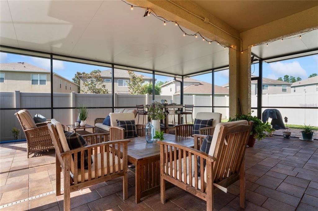 En Venta: $529,000 (4 camas, 3 baños, 2260 Pies cuadrados)