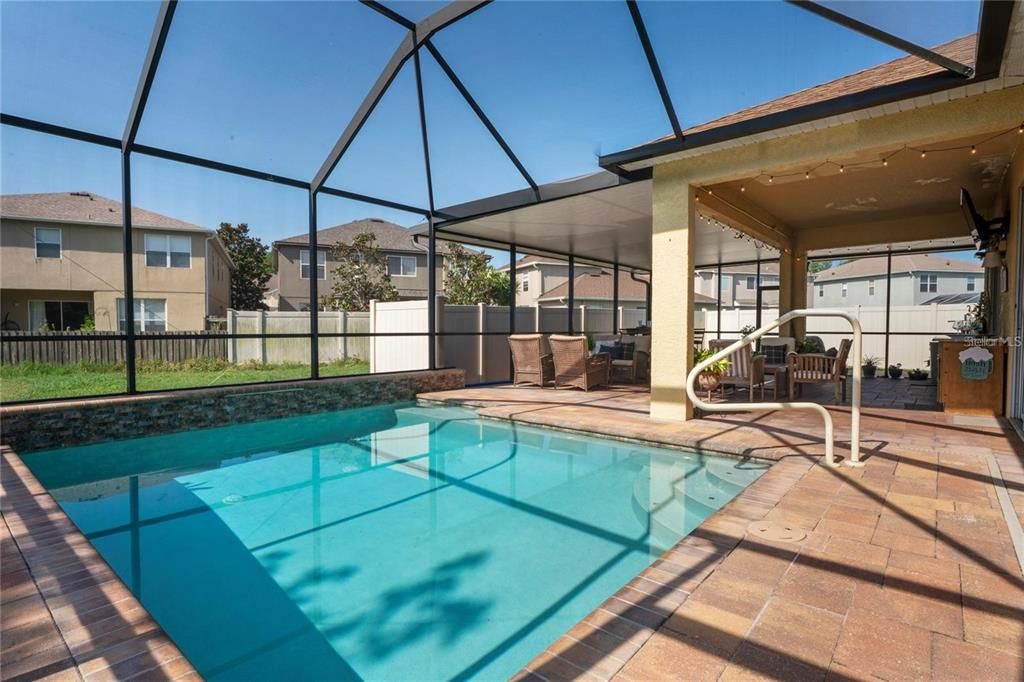 En Venta: $529,000 (4 camas, 3 baños, 2260 Pies cuadrados)