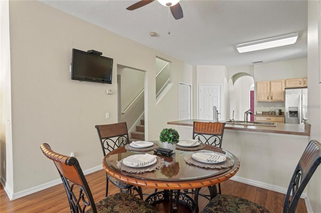 En Venta: $529,000 (4 camas, 3 baños, 2260 Pies cuadrados)