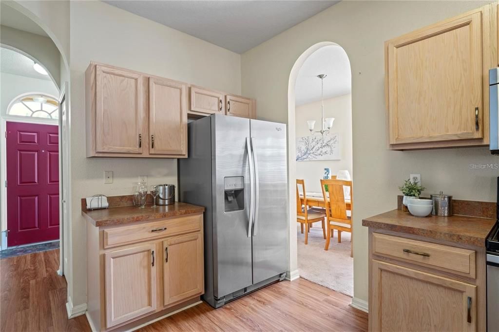 En Venta: $529,000 (4 camas, 3 baños, 2260 Pies cuadrados)