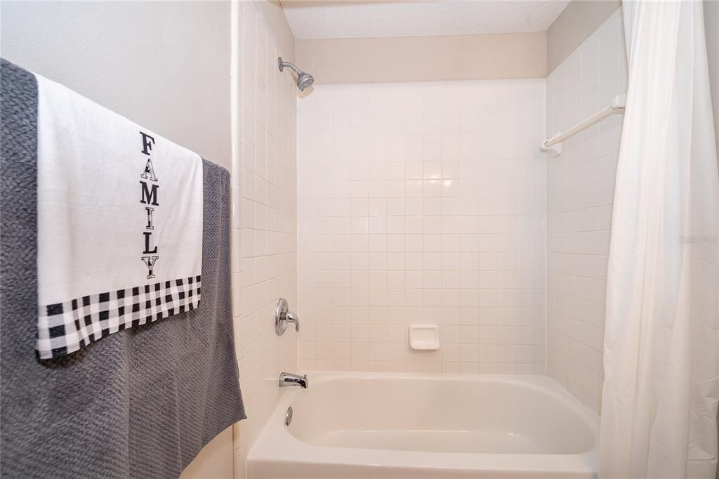 待售: $429,000 (3 贝兹, 2 浴室, 1400 平方英尺)