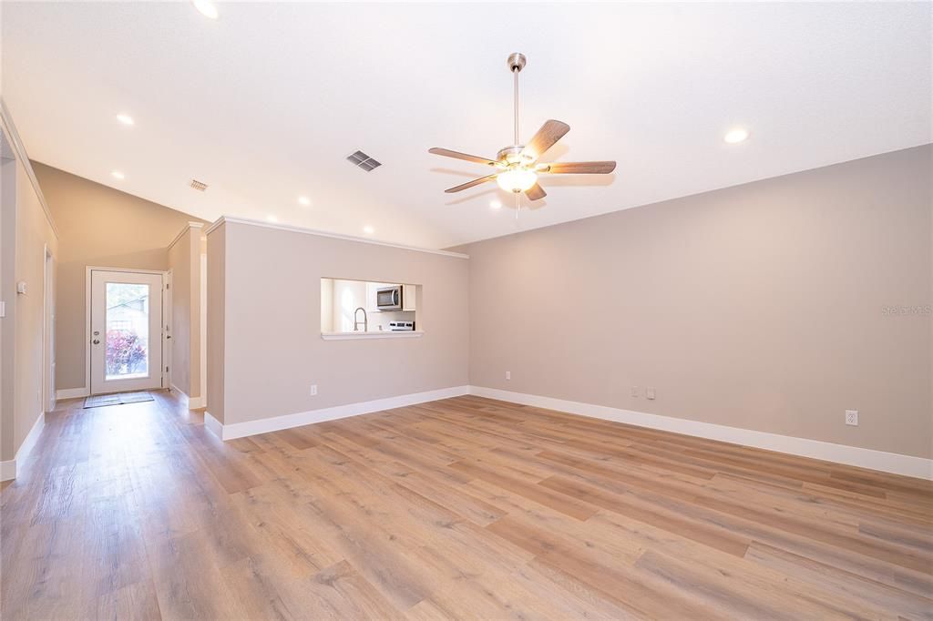 待售: $429,000 (3 贝兹, 2 浴室, 1400 平方英尺)