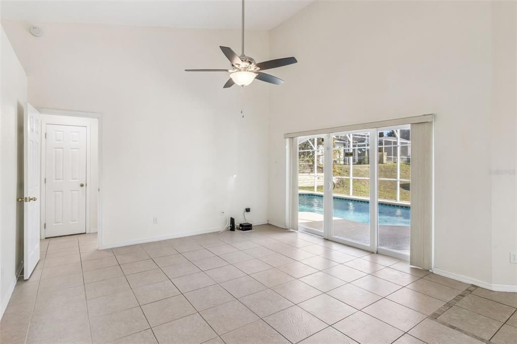 В аренду: $2,395 (4 спален, 2 ванн, 1966 Квадратных фут)