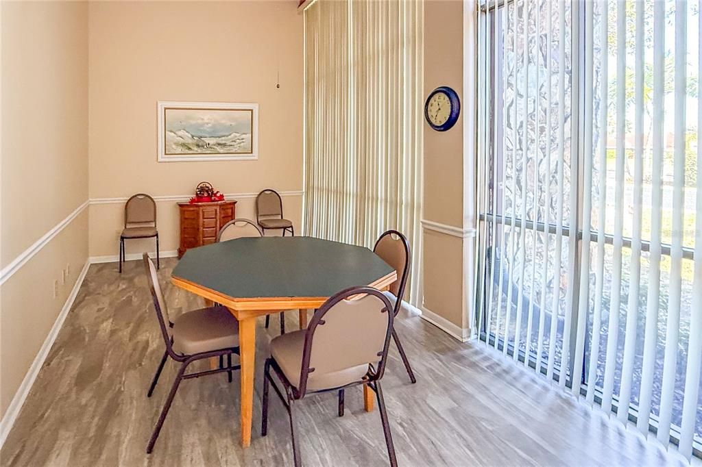 待售: $150,000 (1 贝兹, 1 浴室, 812 平方英尺)