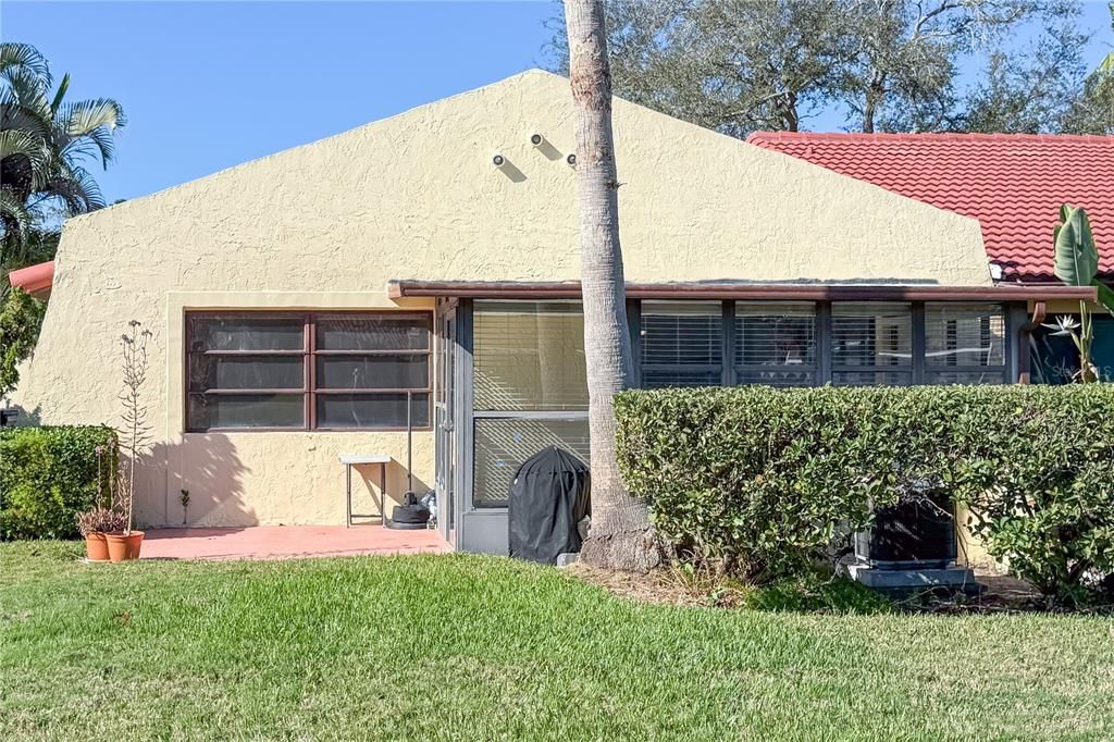 待售: $150,000 (1 贝兹, 1 浴室, 812 平方英尺)