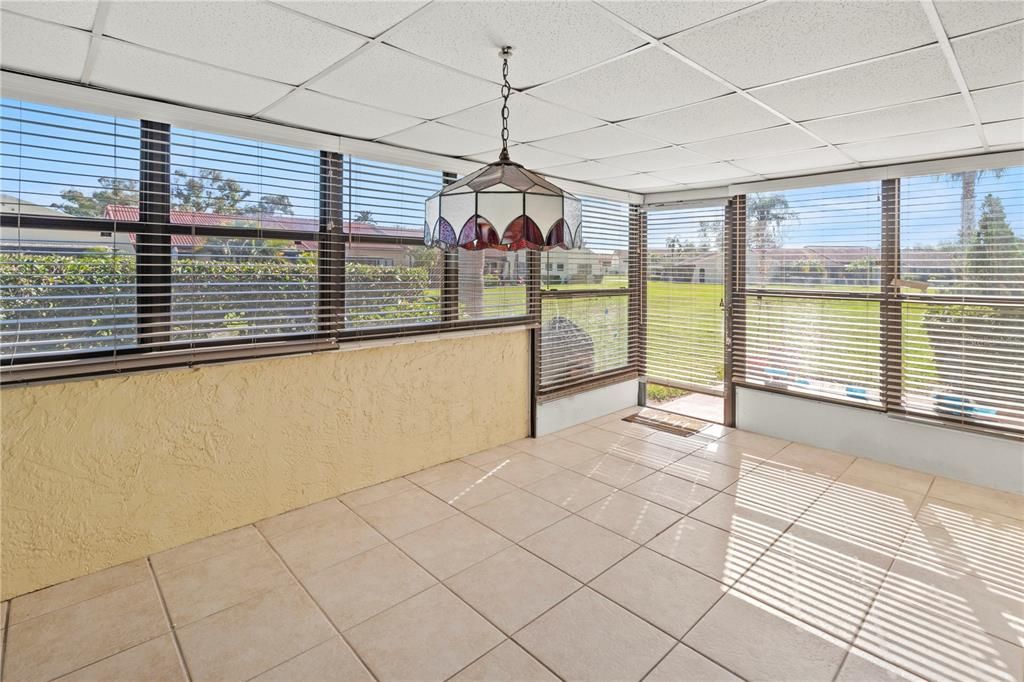 待售: $150,000 (1 贝兹, 1 浴室, 812 平方英尺)