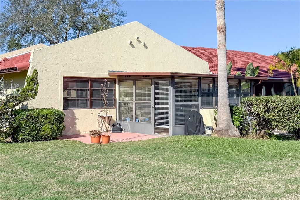 待售: $150,000 (1 贝兹, 1 浴室, 812 平方英尺)