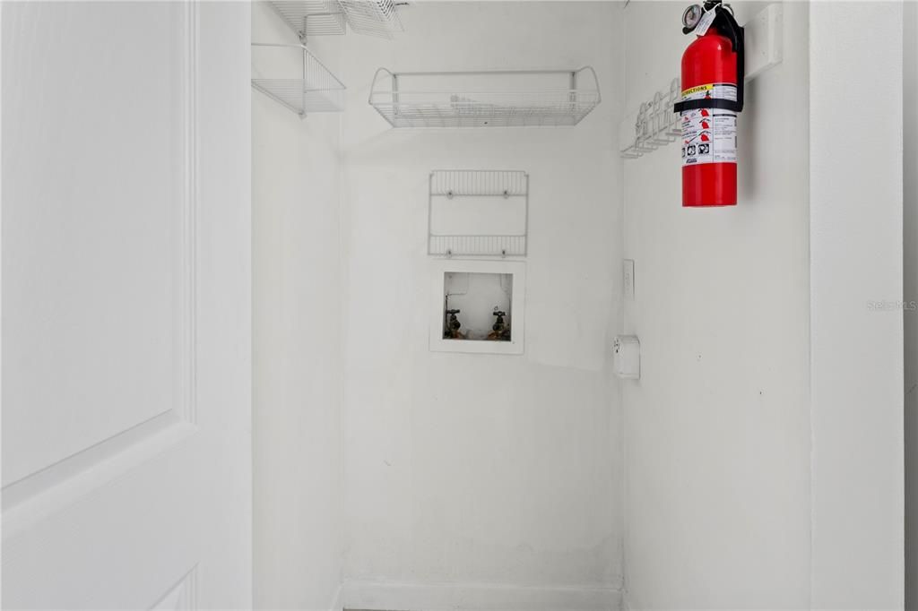 待售: $150,000 (1 贝兹, 1 浴室, 812 平方英尺)