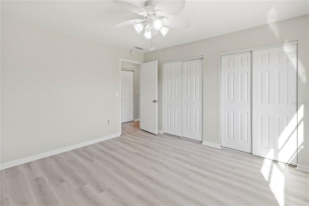 待售: $150,000 (1 贝兹, 1 浴室, 812 平方英尺)