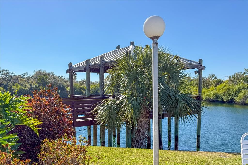 待售: $150,000 (1 贝兹, 1 浴室, 812 平方英尺)