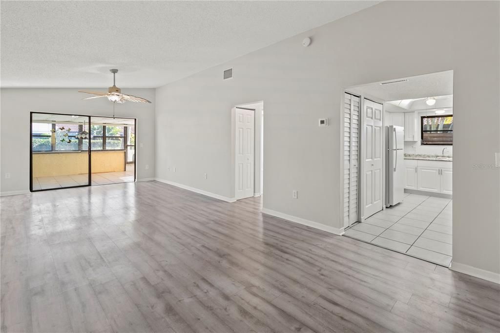 待售: $150,000 (1 贝兹, 1 浴室, 812 平方英尺)