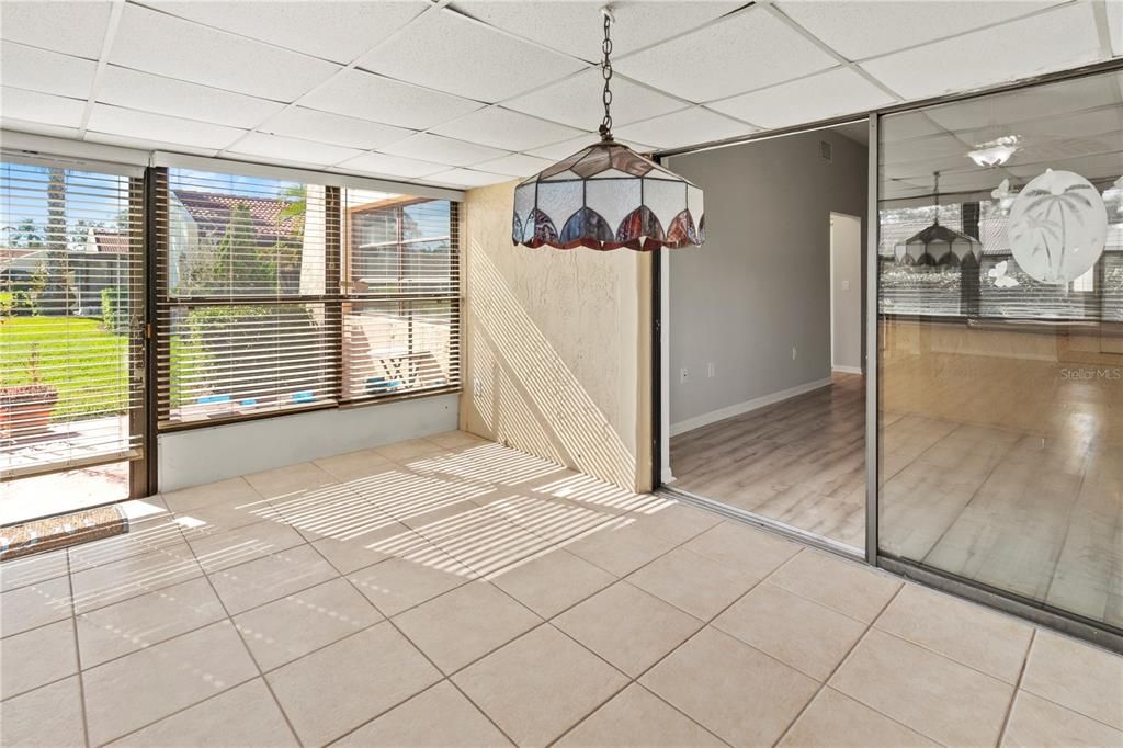 待售: $150,000 (1 贝兹, 1 浴室, 812 平方英尺)