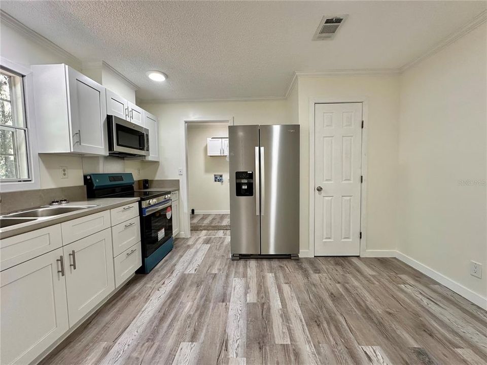 待售: $225,000 (3 贝兹, 2 浴室, 1512 平方英尺)