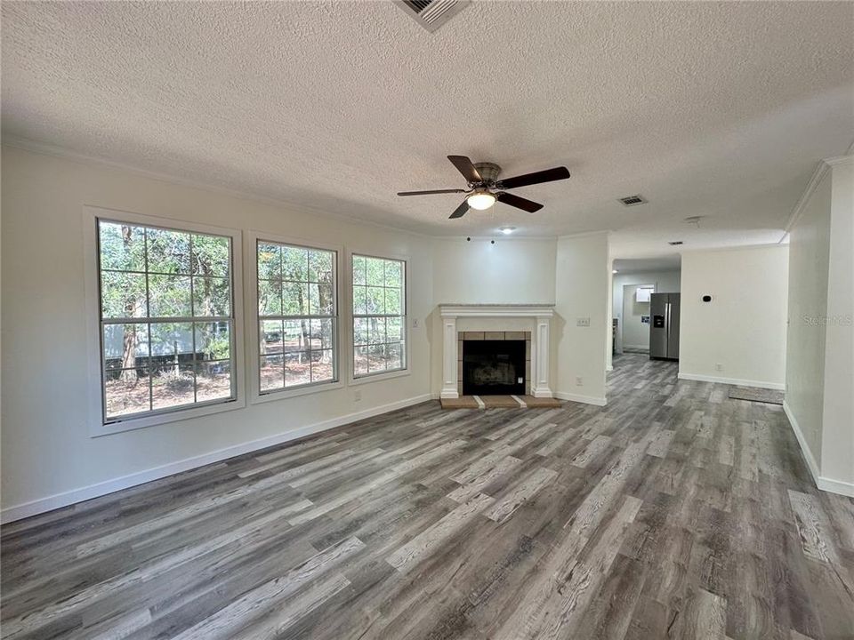 待售: $225,000 (3 贝兹, 2 浴室, 1512 平方英尺)