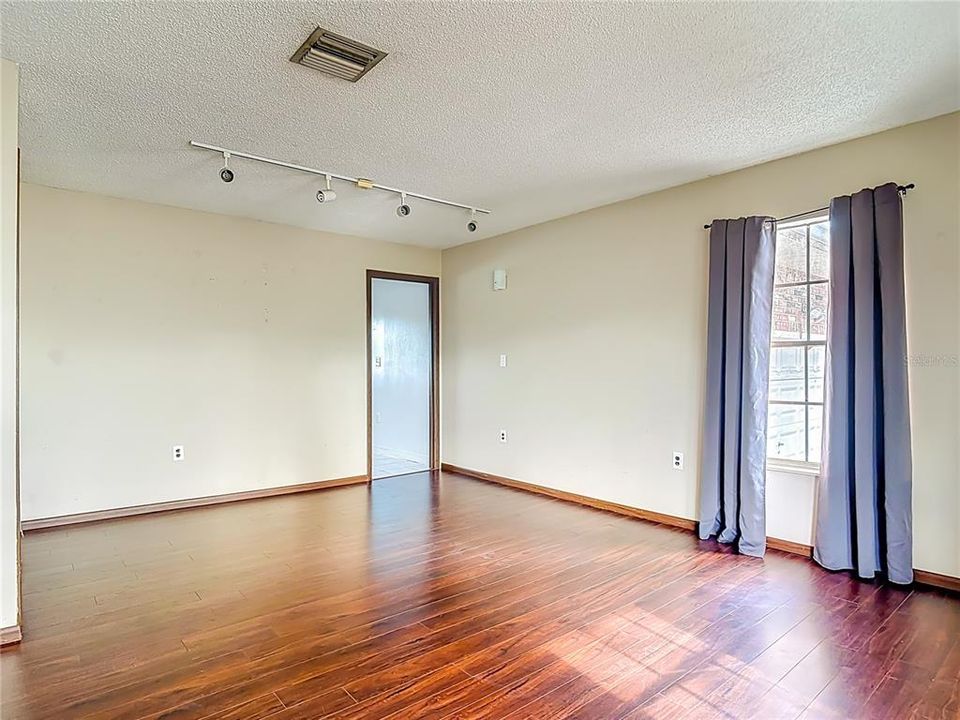 待售: $319,000 (3 贝兹, 2 浴室, 1751 平方英尺)