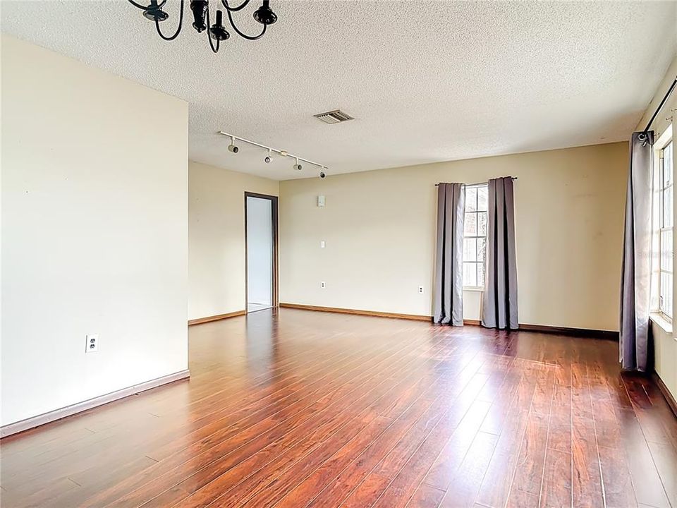 待售: $319,000 (3 贝兹, 2 浴室, 1751 平方英尺)