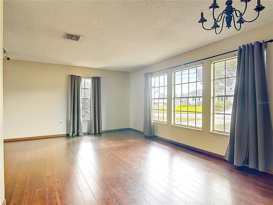 待售: $319,000 (3 贝兹, 2 浴室, 1751 平方英尺)