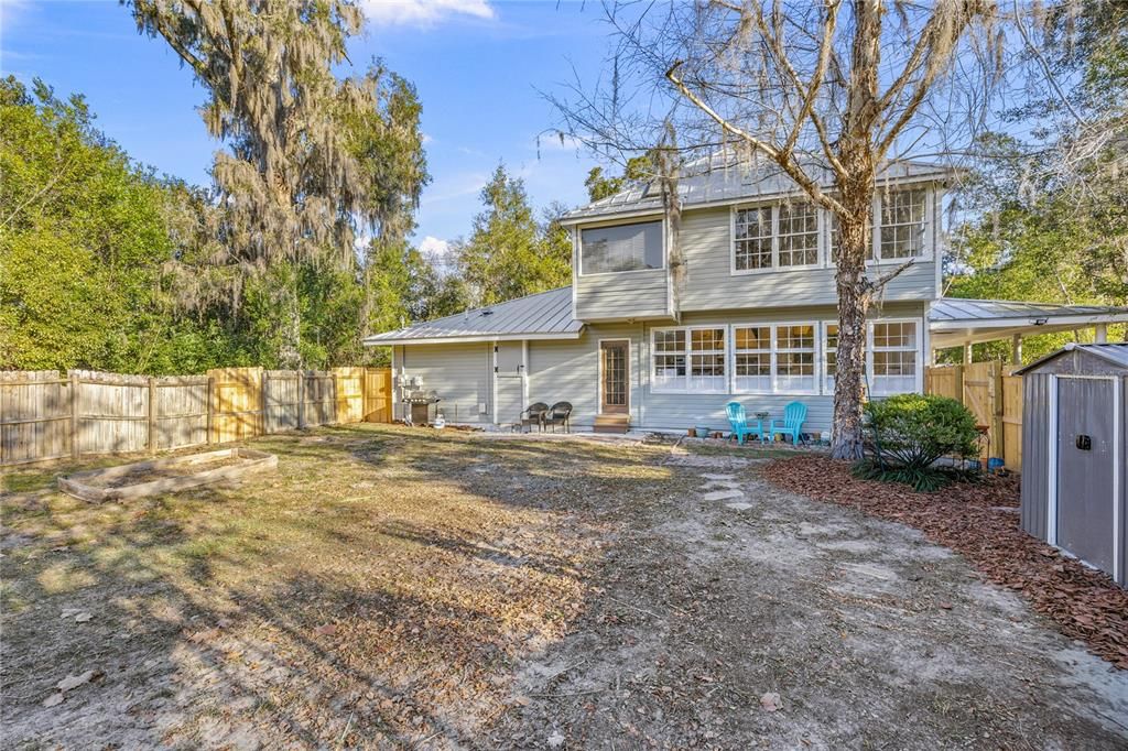 For Sale: $425,000 (4 beds, 3 baths, 2566 Square Feet)