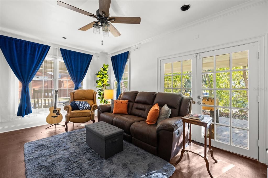 For Sale: $425,000 (4 beds, 3 baths, 2566 Square Feet)