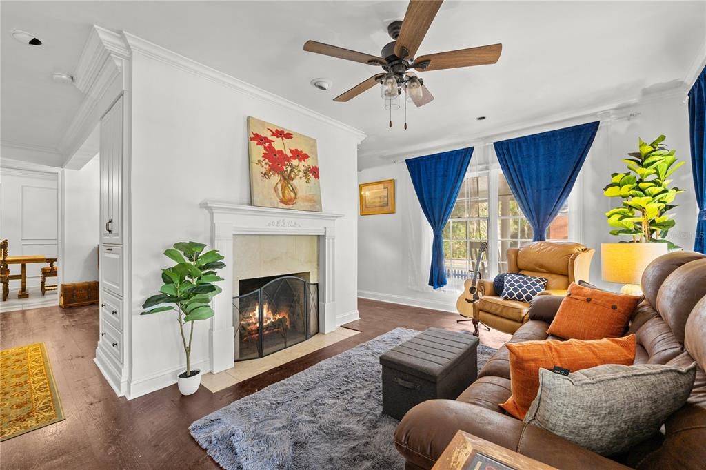 For Sale: $425,000 (4 beds, 3 baths, 2566 Square Feet)