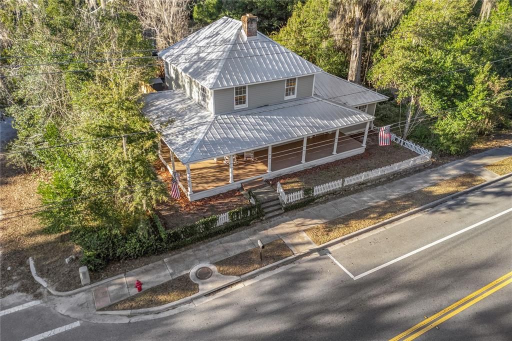 For Sale: $425,000 (4 beds, 3 baths, 2566 Square Feet)