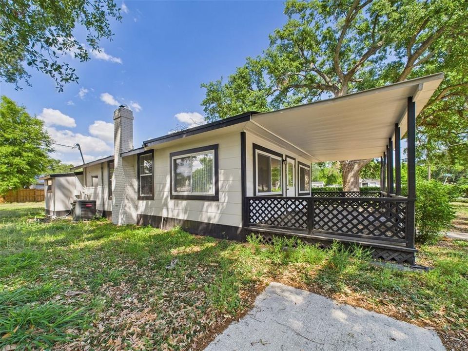 For Rent: $1,600 (2 beds, 1 baths, 880 Square Feet)